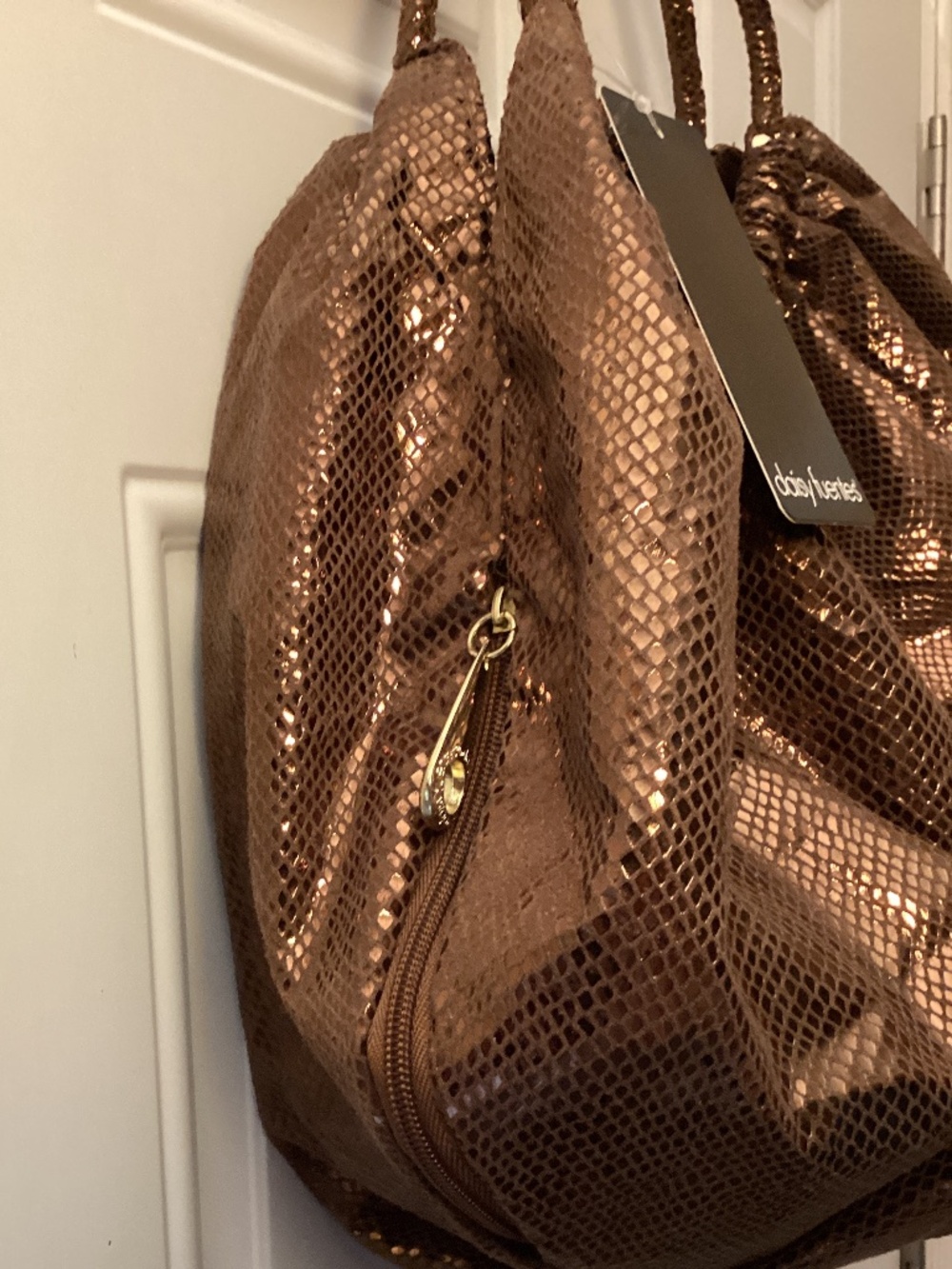 🌸NEW Daisy Fuentes Rouched Oversized purse bag🌸 BRONZE Metallic look - Picture 4 of 10